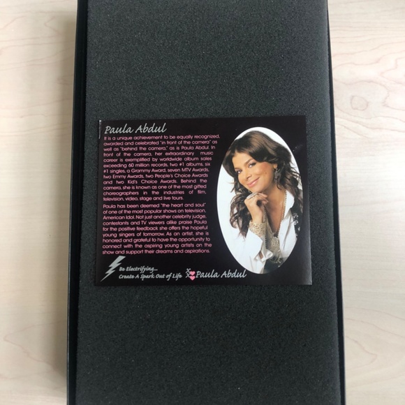 New Paula Abdul Collector’s Item of Two Necklaces w/ Storage Box & Card - Picture 5 of 6